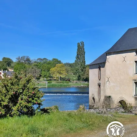 La Roche Des Eaux Vives, 2 Personnes *